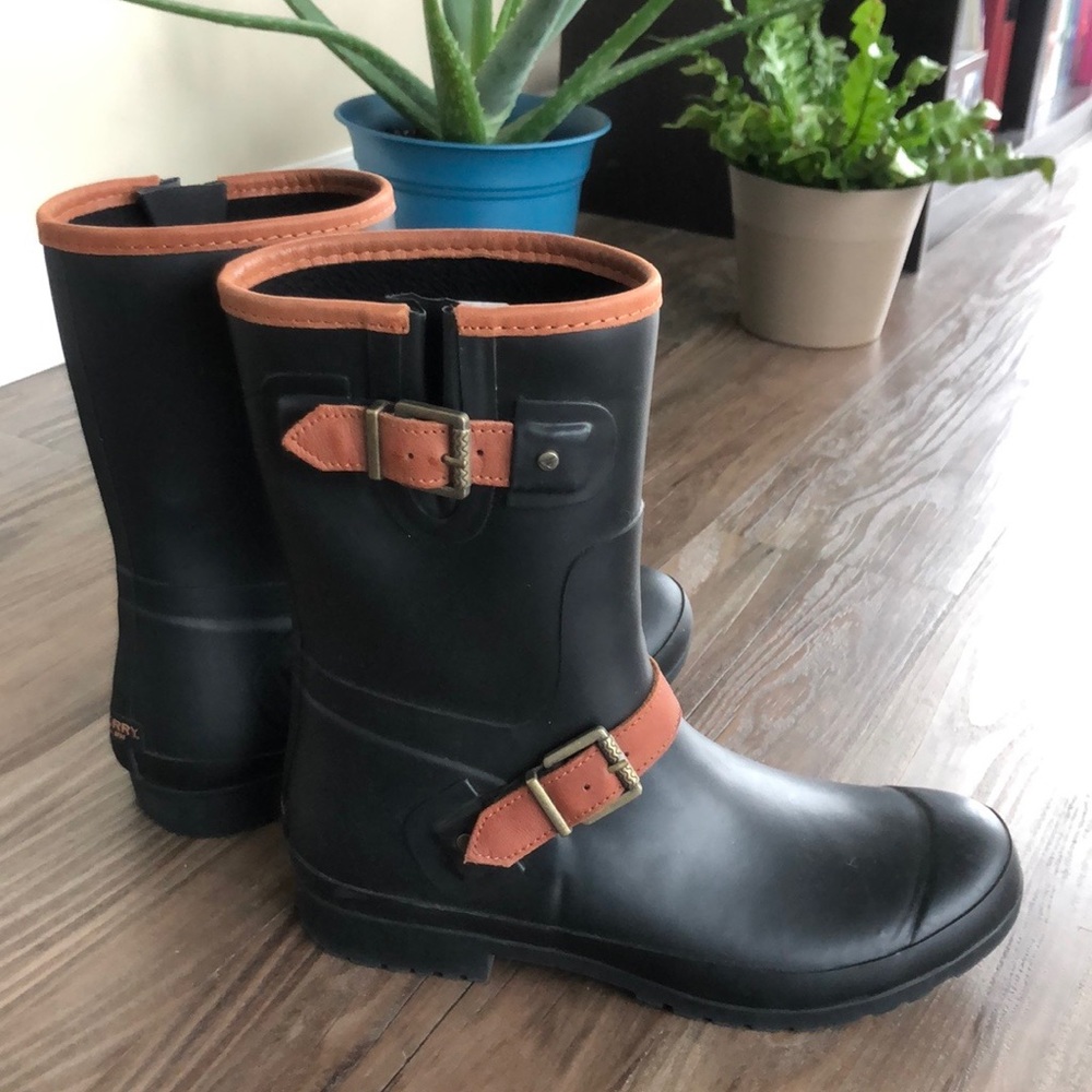 Black Sperry Rain Boots